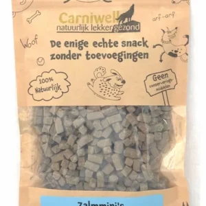 Foto van een zak van Carniwell Zalmmini's hondensnack