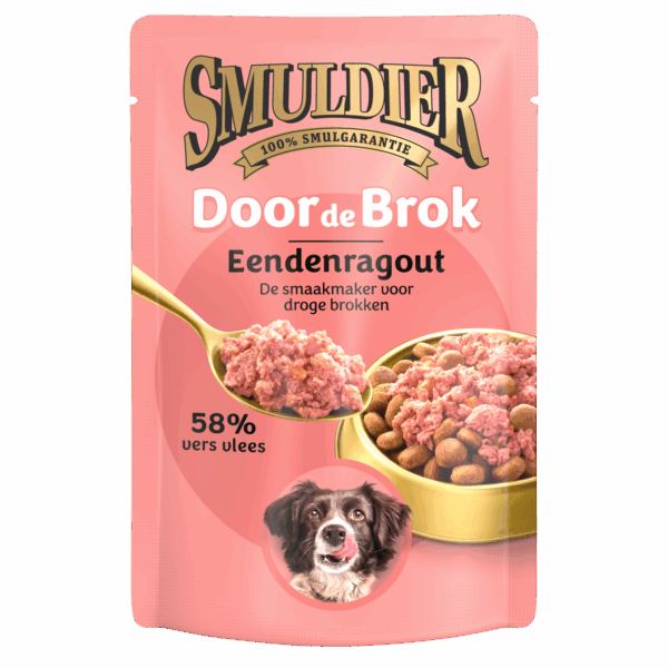 Smuldier Door de Brok 60g Eendenragout Vers vlees 100% natuurlijk Zonder geur-, kleur- en smaakstoffen Glutenvrij recept en graanvrij Zonder conserveringsmiddelen In het diervoedingschap van de supermarkt Breng variatie aan in de vertrouwde brokkenmaaltijd van je hond. Honden zijn gewend aan hun eigen brokken en dát snappen wij als geen ander. Met Door de Brok Eendenragout maak je de gewone droge brokkenmaaltijd nog lekkerder!